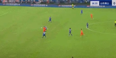 【中超】卡扎伊什维利戴帽徐皓阳头球 申花3比3泰山