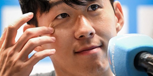 动情时刻！孙兴慜发布会确认离开热刺，情绪激动一度掩面而泣