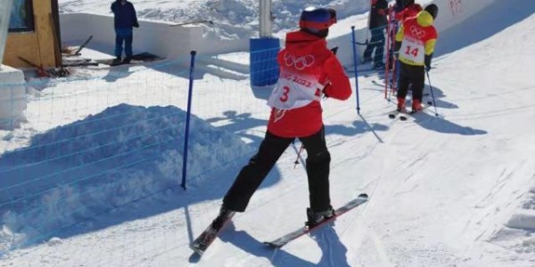 500万彩票网-【手记】跟着谷爱凌奔跑：你把韭菜盒子落山下了...