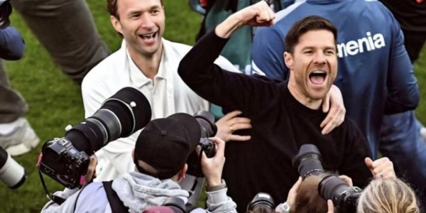 500彩票网官方-【夜读】我把保时捷卖了，买个su7？